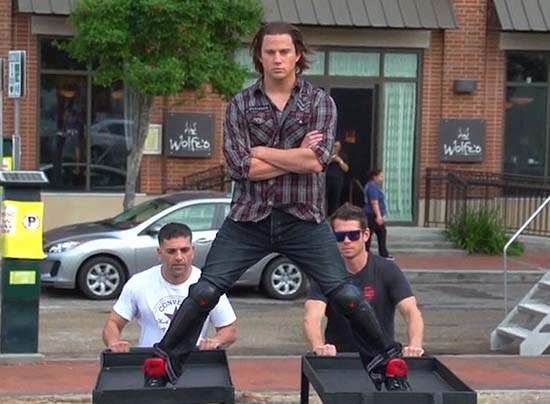 電影《龍虎少年隊２：童顏巨捕》搞笑警察上大學囉～