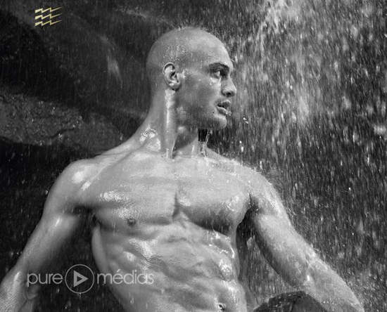 2013《法國橄欖球年曆》今年的畫面還是這麼壯觀 2013《法國橄欖球年曆》今年的畫面還是這麼壯觀