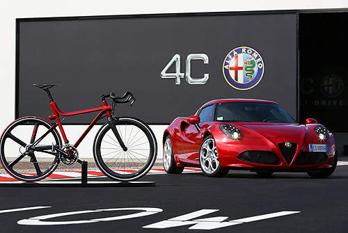 兩輪版《愛快羅密歐4C》?有跑車靈魂的帥氣單車 兩輪版《愛快羅密歐4C》?有跑車靈魂的帥氣單車