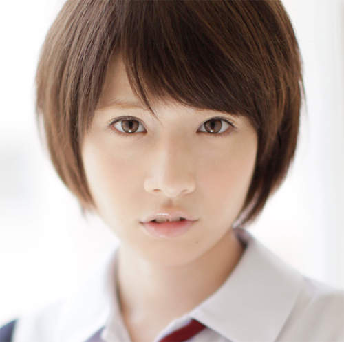 市場琴晴　純白透亮短髮俏麗的寫真美眉