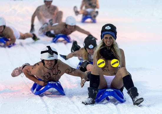 德國《上空雪橇大賽》是為了鍛鍊身體、鍛鍊身體！