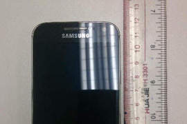 Samsung迷你版Galaxy S4 Mini 最新多張真機照大放送!? Samsung迷你版Galaxy S4 Mini 最新多張真機照大放送!?