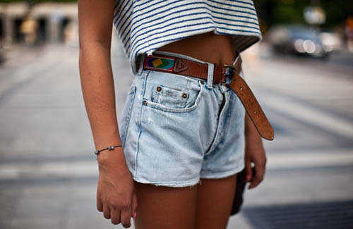 韓國校園風《短版上衣》連韓女大生都流行練腹肌？！