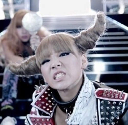 韓女星《誇張舞台髮型》不小心就變成2NE1特輯了~(笑) 韓女星《誇張舞台髮型》不小心就變成2NE1特輯了~(笑)