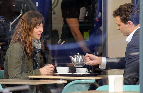 《格雷的50道陰影》開拍 各位觀眾～格雷與安娜～