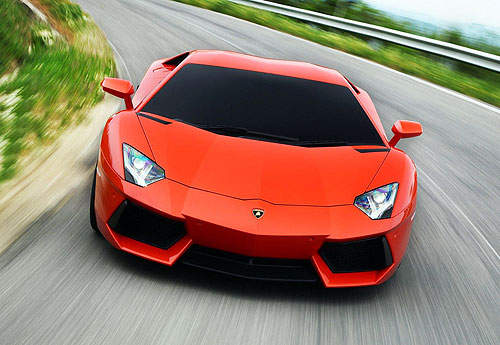 出演變形金剛《Lamborghini Aventador》大牛最近喜事特別多喔～