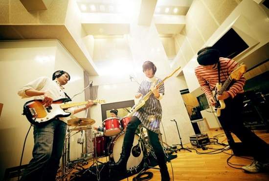 文字與歌聲串連起的獨特世界觀樂團 - ピロカルピン 文字與歌聲串連起的獨特世界觀樂團 - ピロカルピン