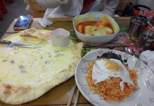 韓國大學路《排隊美食》想吃還得慢慢等~ 韓國大學路《排隊美食》想吃還得慢慢等~