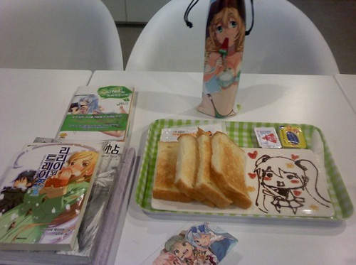 韓國《動漫咖啡廳》其實這裡也有女僕唷>///<