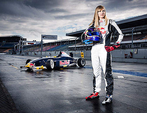 《Beitske Visser》紅牛簽下的18歲女賽車手~ 《Beitske Visser》紅牛簽下的18歲女賽車手~