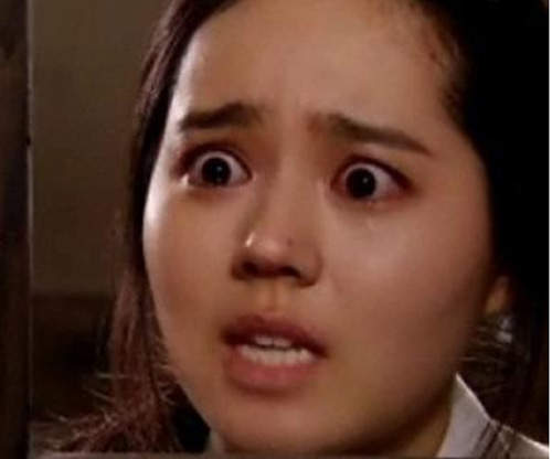 一號表情《瞪大眼演技》韓佳人沒事也中槍XD