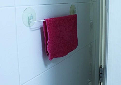 衣架妙用《超省空間毛巾架》開門也不怕撞到~ 衣架妙用《超省空間毛巾架》開門也不怕撞到~