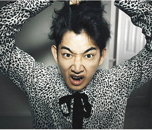 魅力《捲毛男星》前提是頭髮要整理過就是了(喂!) 魅力《捲毛男星》前提是頭髮要整理過就是了(喂!)