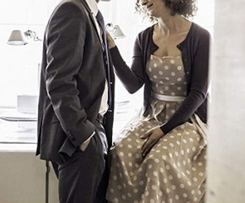 辦公室的推倒遊戲　你有幻想過跟同事摸摸抓抓嘛！？