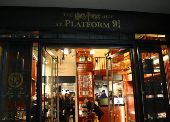 哈利波特《九又四分之三月台》商店倫敦開張