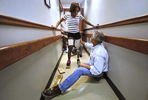 波士頓爆炸案傷者後續趴兔 努力走向新的人生吧T^T 波士頓爆炸案傷者後續趴兔 努力走向新的人生吧T^T