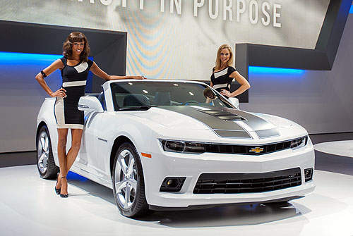 敞篷《雪佛蘭Camaro》上空大黃蜂法蘭克福變臉秀