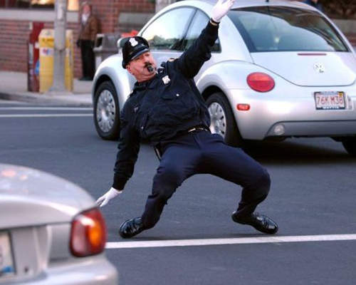 《不太一樣的警察們》嗯~請問是值勤中嗎? 《不太一樣的警察們》嗯~請問是值勤中嗎?