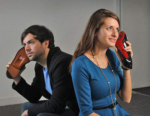 《鞋子手機？手機鞋子？》電話響時就脫鞋接一下