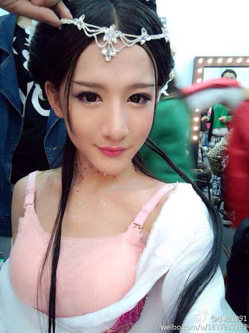 大陸絕世美女《小燦》真相竟然是......（你懂的）