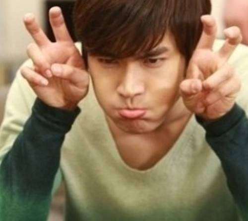 《韓星撒嬌照》我這樣有可愛嗎（啾咪）