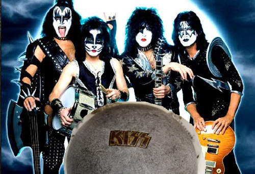 辣到噴火《黑灰肉包》X《KISS 合唱團》快感十足 辣到噴火《黑灰肉包》X《KISS 合唱團》快感十足