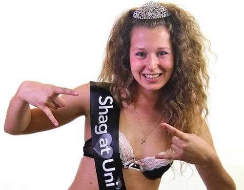 英國《冠軍放浪女》一點都不擔心會得病⊙_⊙? 英國《冠軍放浪女》一點都不擔心會得病⊙_⊙?