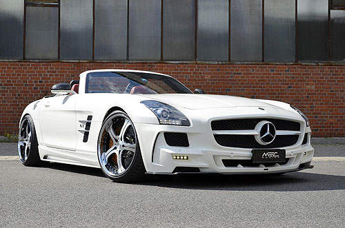 上空超跑《賓士SLS AMG Roadster》勁裝加身白帥帥 上空超跑《賓士SLS AMG Roadster》勁裝加身白帥帥