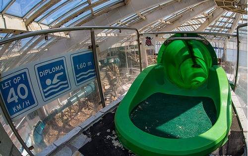 《荷蘭廢棄泳池》要是半夜突然有水流聲的話......