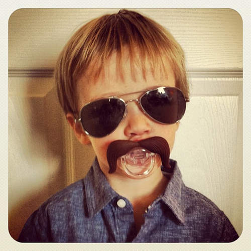 《翹鬍子奶嘴》把我的鬍子拿掉我就不man啦（哭哭）