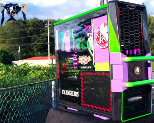 打造福音戰士電腦主機　初號機正在咬著牙看著你