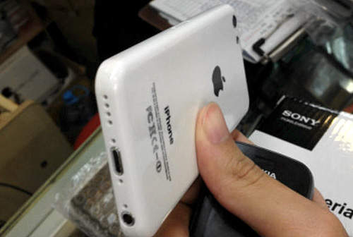 iPhone 5C蘋果最新《平價版iPhone》外盒流出 連正式名稱也曝光!? iPhone 5C蘋果最新《平價版iPhone》外盒流出 連正式名稱也曝光!?
