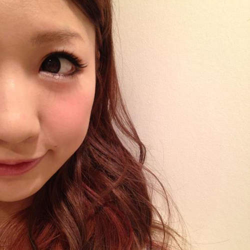 話題的《半顏妝女子》其實是《戀愛巴士》舊成員小桃啦～