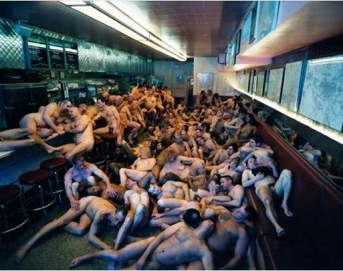 壯觀《群裸攝影》大家應該不會拍到流鼻血吧 壯觀《群裸攝影》大家應該不會拍到流鼻血吧