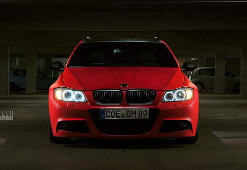 紅的明顯《BMW 3系列旅行車》恐怖扭力不會太超過嗎？