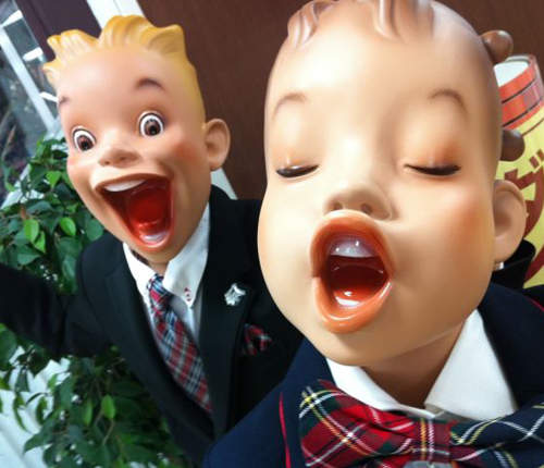 假人模特兒其實比真人更難猜透吧...(嗯?) 假人模特兒其實比真人更難猜透吧...(嗯?)