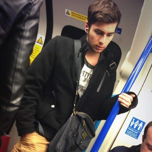 捕捉《地鐵型男》偷拍是不對的~但真的帥到忍不住惹(//▽//)  捕捉《地鐵型男》偷拍是不對的~但真的帥到忍不住惹(//▽//)