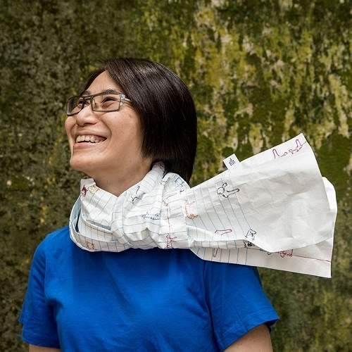 一物二用《紙圍巾》不只能保暖還能拿來記事