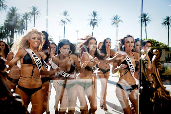 《選美後台》光鮮亮麗的外表下會是? 《選美後台》光鮮亮麗的外表下會是?