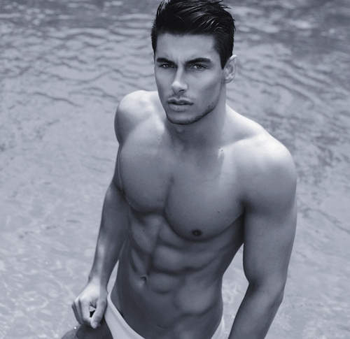 【義大利風情】Andrea Denver 因拍攝 J LO MV 而爆紅的養眼帥哥 【義大利風情】Andrea Denver 因拍攝 J LO MV 而爆紅的養眼帥哥
