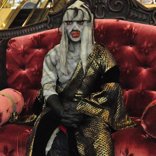 《志志雄等身塑像參上》鬼月都還沒到 是想嚇死誰呀? 《志志雄等身塑像參上》鬼月都還沒到 是想嚇死誰呀?