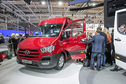 家族風上身《現代H350》商用也可以很有型