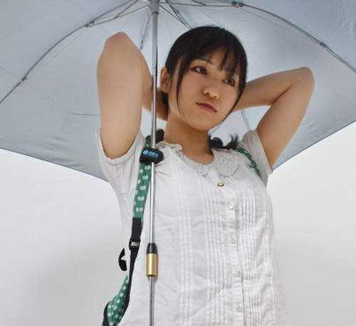 超便利《免提撐傘》 下雨天也不怕雙手拿滿滿