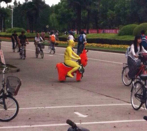 《校園神秘座騎》笑翻一堆同學這到底是哪招 《校園神秘座騎》笑翻一堆同學這到底是哪招