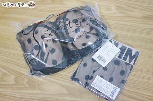 陪女友買內衣不再尷尬的《情侶用內衣褲》什麼都要一對對就是了ww 陪女友買內衣不再尷尬的《情侶用內衣褲》什麼都要一對對就是了ww