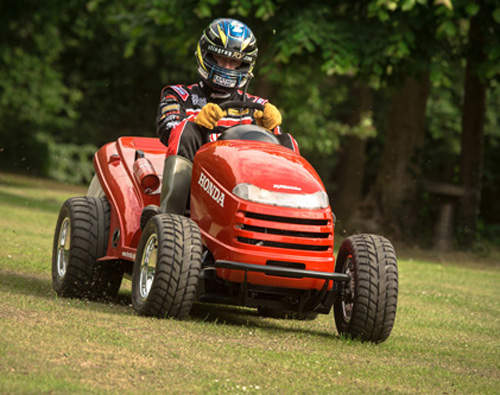 0-100四秒《噴射除草機》創下金氏世界紀錄啦 