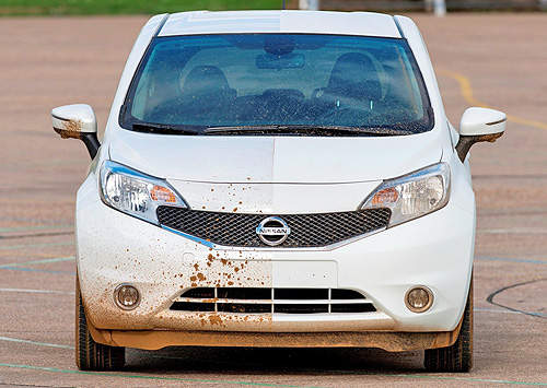 開不髒《Nissan Note》人家才不要卸妝啦(誤) 開不髒《Nissan Note》人家才不要卸妝啦(誤)