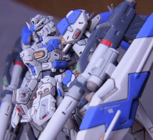鋼彈立於大地!日本玩家挑戰微型1/400的Hi-Nu鋼彈 鋼彈立於大地!日本玩家挑戰微型1/400的Hi-Nu鋼彈