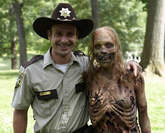 《世界末日準備包》以下四種末日情況再也不用擔心(?) 《世界末日準備包》以下四種末日情況再也不用擔心(?)