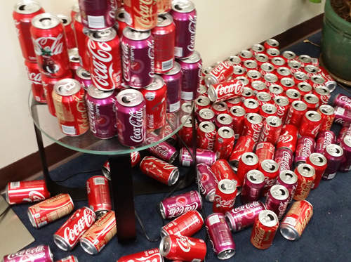 《每天喝10罐可樂的下場》這位大叔實際用身體測試給你看……